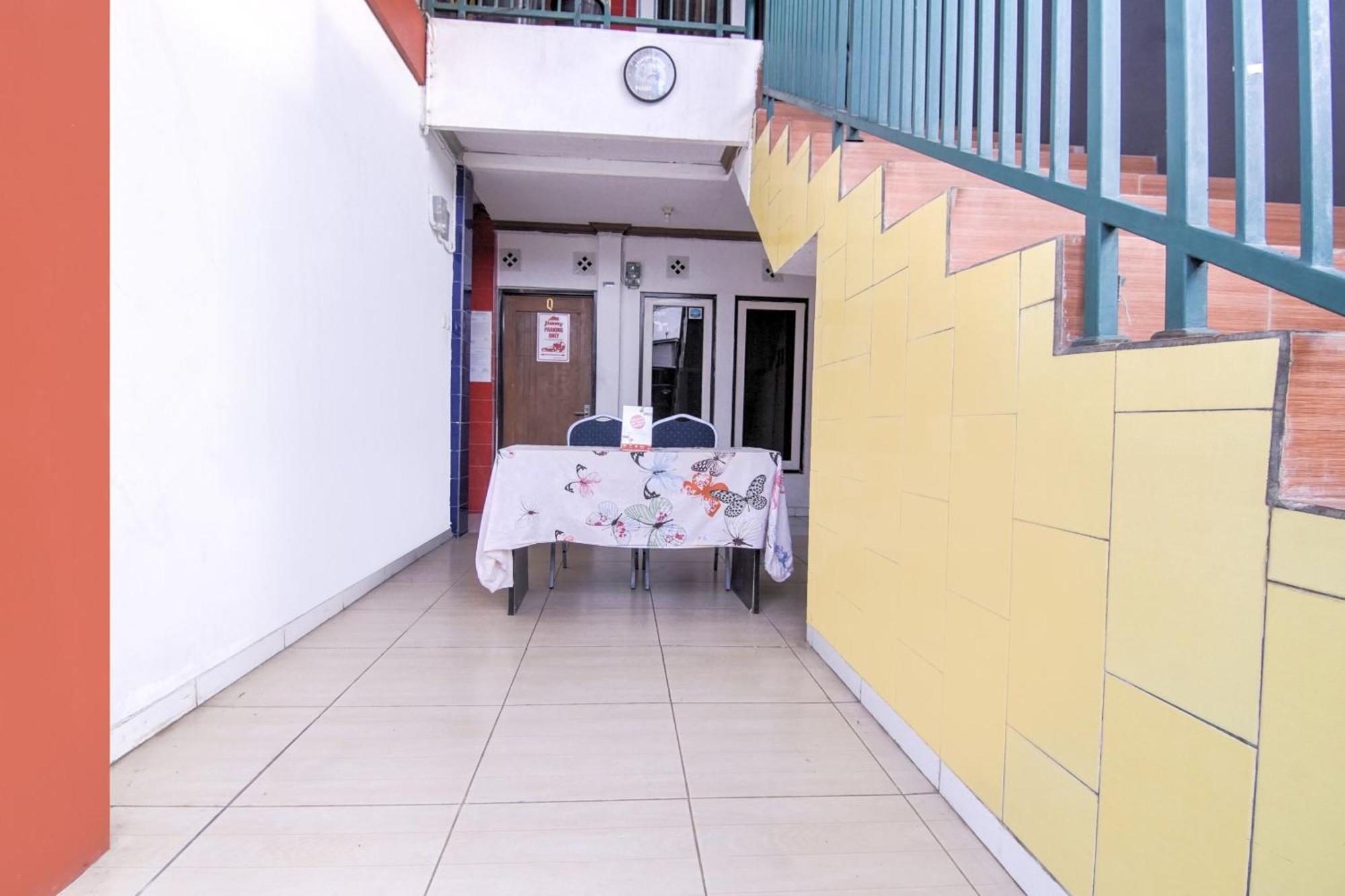 Oyo 3317 Maju Jaya Homestay Syariah Bogor Exterior photo